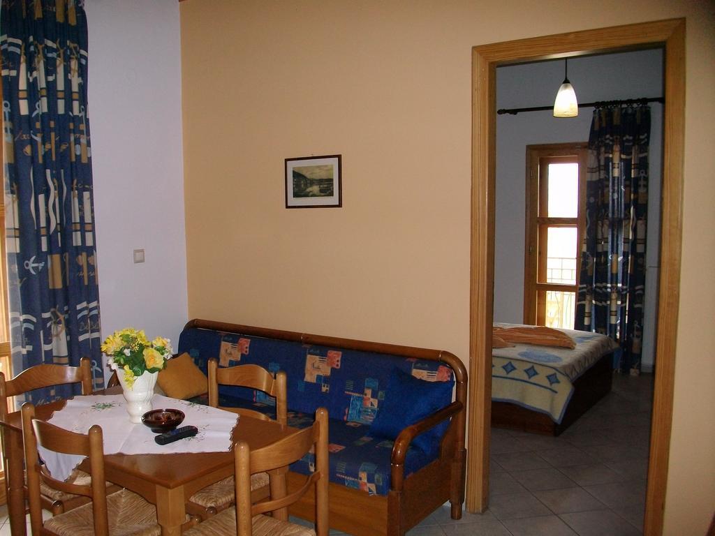 Studios Resbithas Gythio Pokoj fotografie
